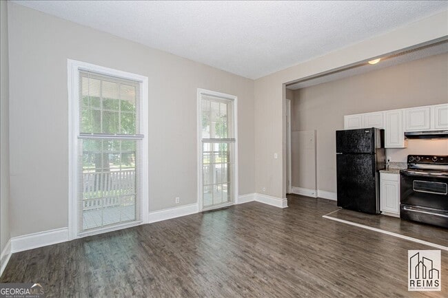 Photo - 230 Telfair St