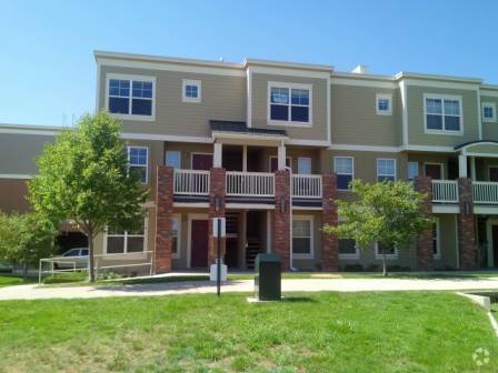 Building Photo - Renovated 2 Bedroom 2.5 Bathroom Condo in ...