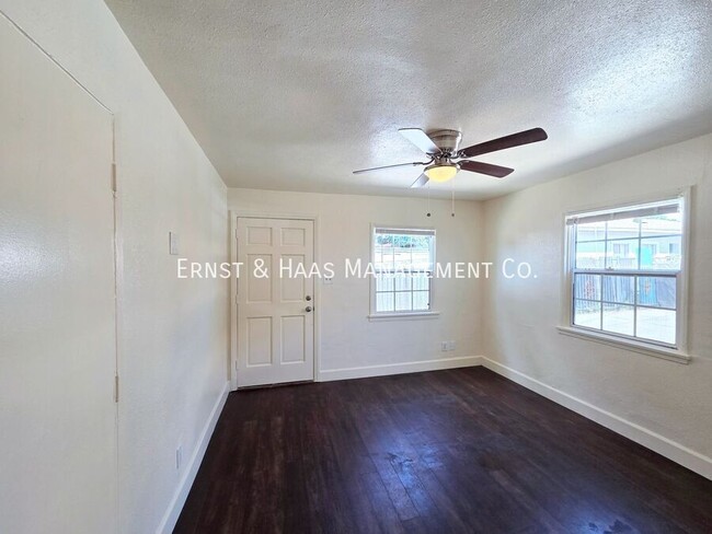 Photo - 5544 Atlantic Ave Unidad C