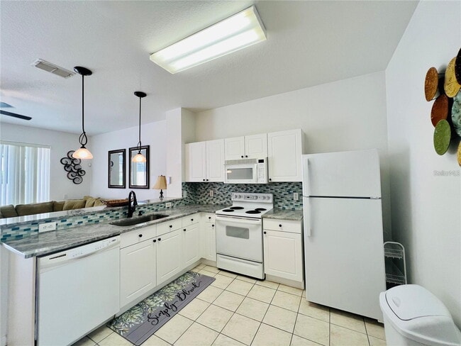 Photo - 2413 Silver Palm Dr