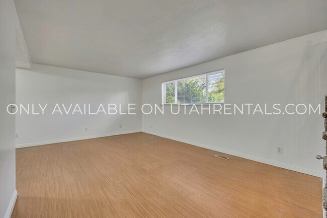 Photo - 234 W Foxbridge Dr