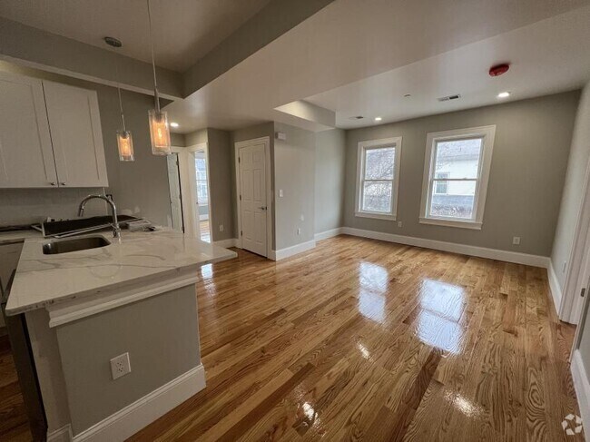 Building Photo - 2.0 bedroom in Somerville Massachusetts 02145 Unit U1 Rental
