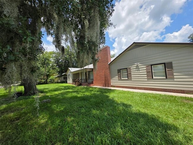 Photo - 2104 Crill Ave