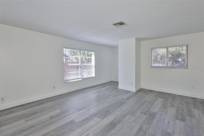 Photo - 11507 Valencia Dr