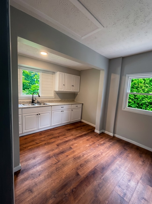 Photo - 801 Dayton St