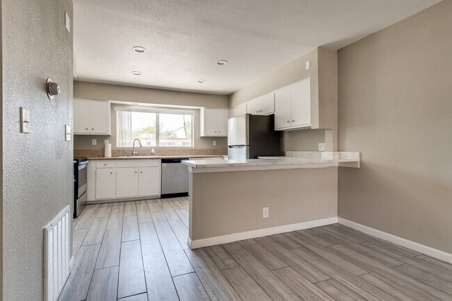 Photo - Desert Villas Unit 207