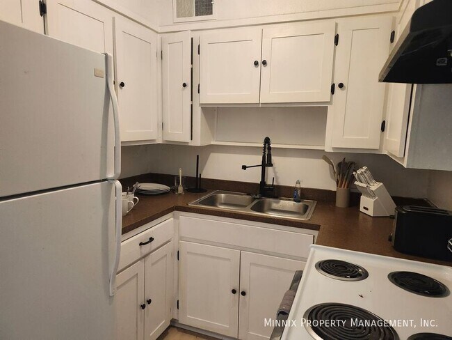 Photo - 5005 Ave W. Unit 2