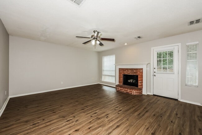 Photo - 3011 Renaissance Dr