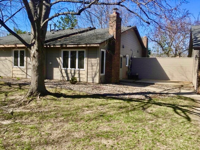Building Photo - 4674 Lenore Ln