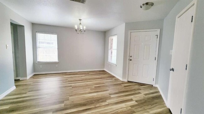 Photo - 202 Brandons Way