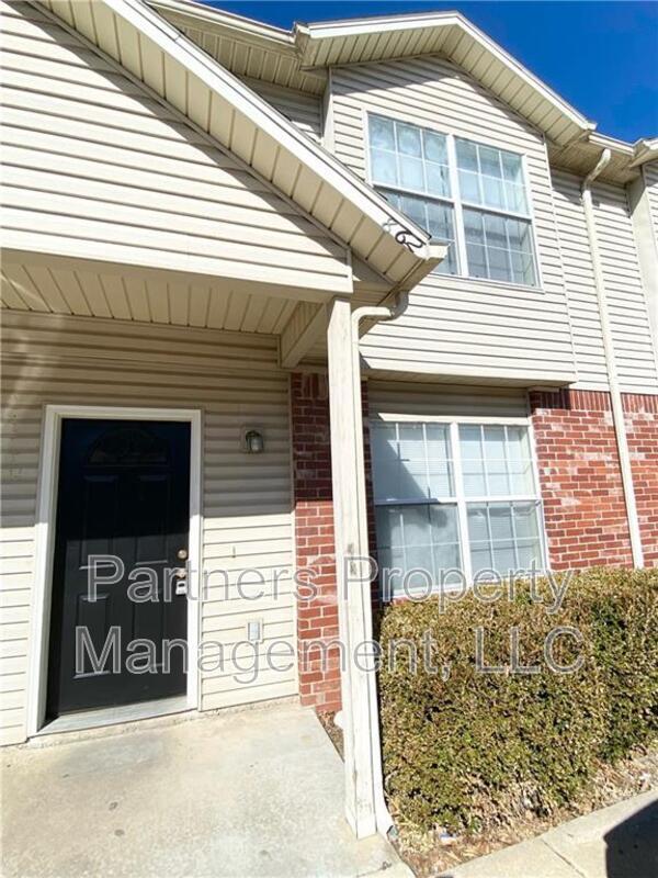 898 Curtis Avenue 1 Condo Condo for Rent in Fayetteville, AR