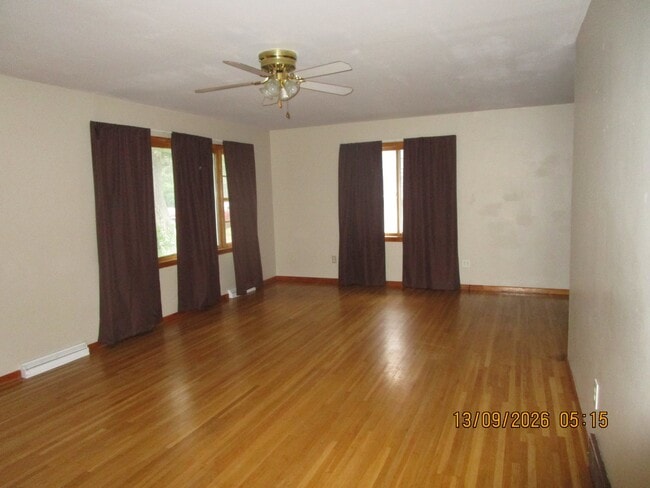 Photo - 140 6th St NW
