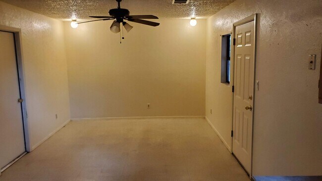 1309 Kilmer St