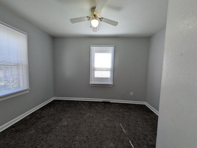 Photo - 1107 NW Van Buren St