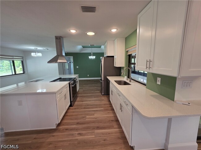 1250 Riverbend Dr