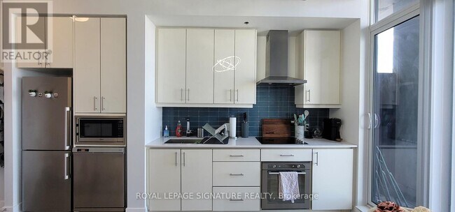 Photo - 75 The Donway W Unit 1002