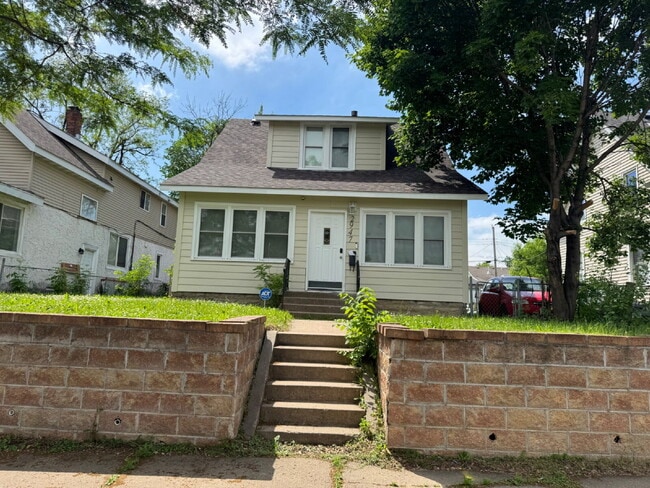 Photo - Charming 2-Bedroom Retreat on Morgan Avenue with Spacious 1106 Sq Ft Living Space