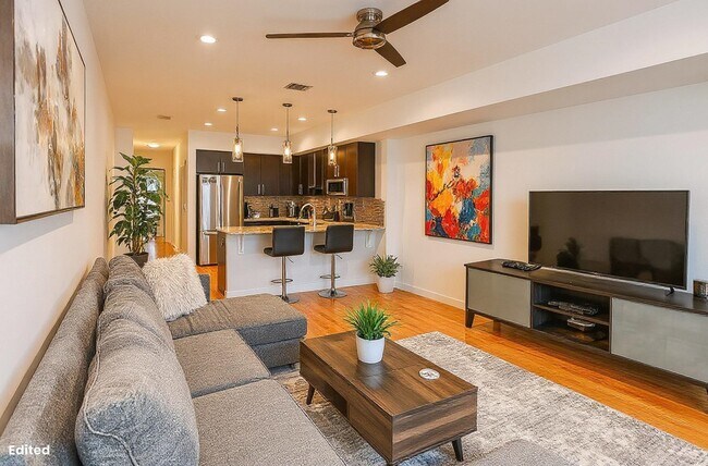 Building Photo - 309 Grand St Unit 3 Rental