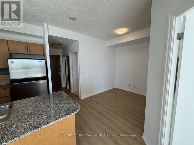 Photo - 16 Yonge St Unité 2209