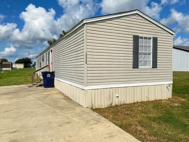 Photo - Convenient Bell City Rental | Just Minutes from the Helms Road LNG Park & Ride