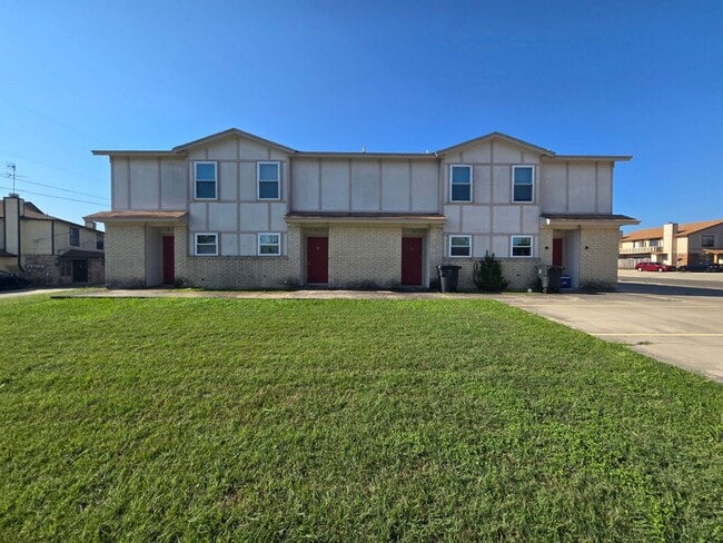 Building Photo - COMING SOON! Unit 3702 Hereford Lane - D