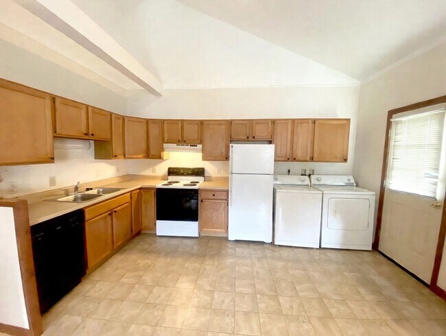 Photo - 74 Lakewood St Unit 2L