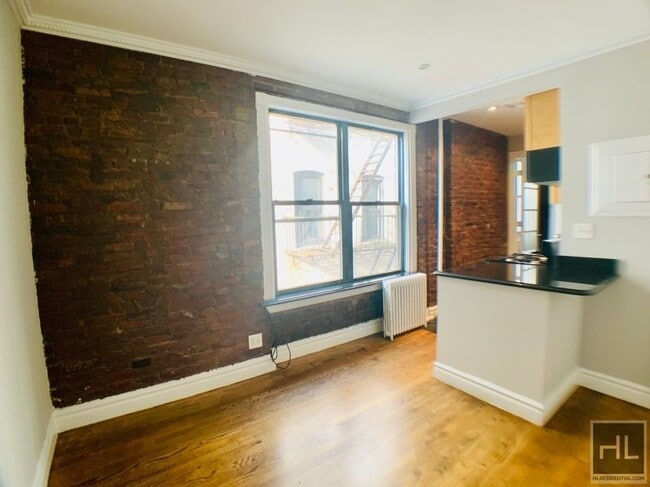 Building Photo - Beautiful 2 Bedroom Apartment In East Vill... Unit 5F