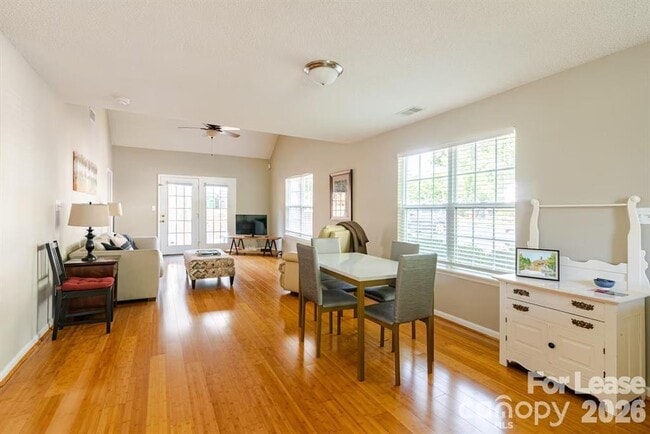 Photo - 8263 Southgate Commons Dr