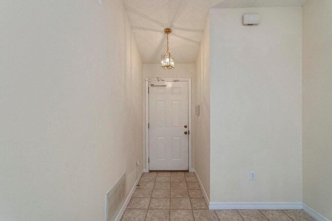 Photo - 168 Cabana Way