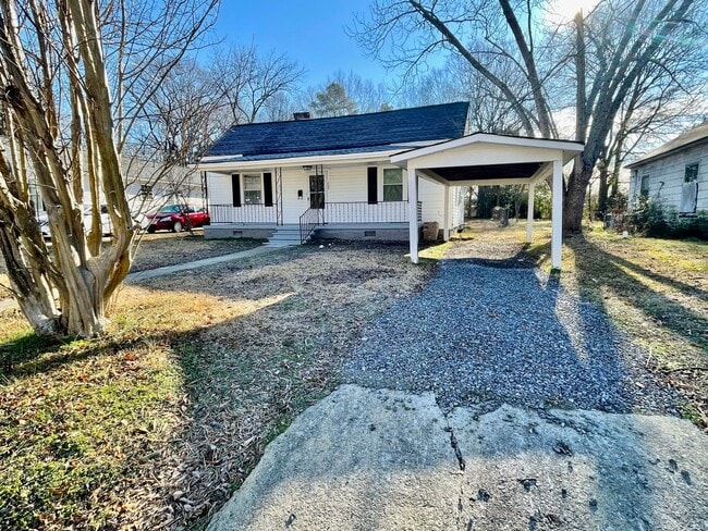 Building Photo - Welcome to this charming 3-bedroom, 1-bathroom home located in the vibrant community of Rockhill, SC