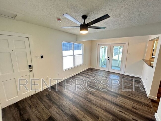 Building Photo - 1303 E Harding St Unit W Rental