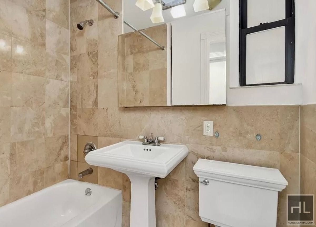 Photo - E 35TH ST. Unidad 21