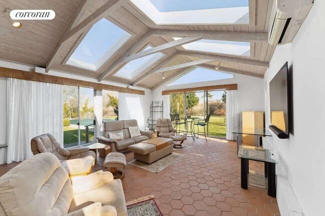 Photo - 62 Bayfield Ln