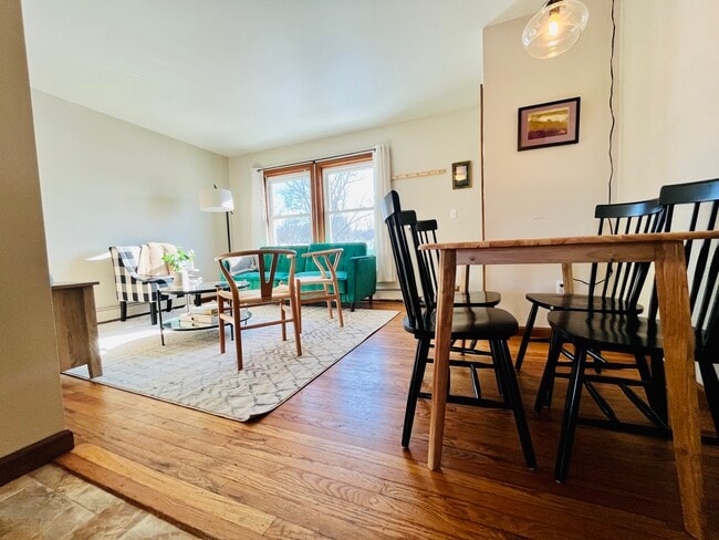 Building Photo - 358 N Winooski Ave Unit 2