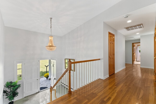 Photo - 494 Sawmill Rd