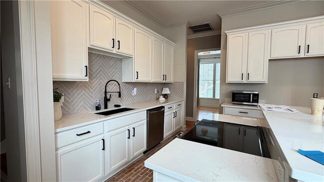 Photo - 18123 Cusachs Dr