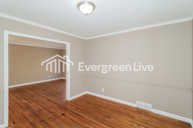 Photo - 5597 Forsyth Dr