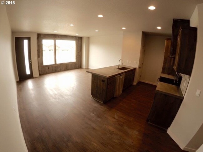 Photo - 179 N 44th Pl