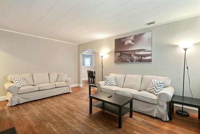 Photo - 2105 Apartamento Unidad 2105 E 41st St