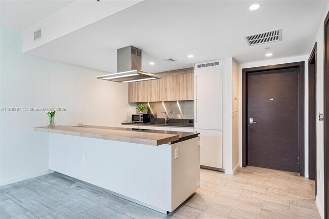Photo - 1000 Brickell Plaza Unidad 3811