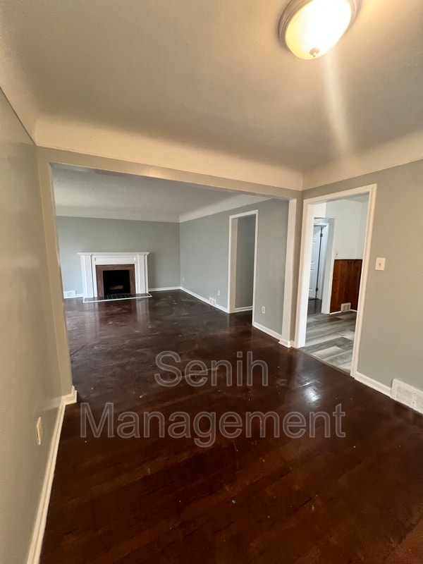 Photo - 7334 Thatcher St