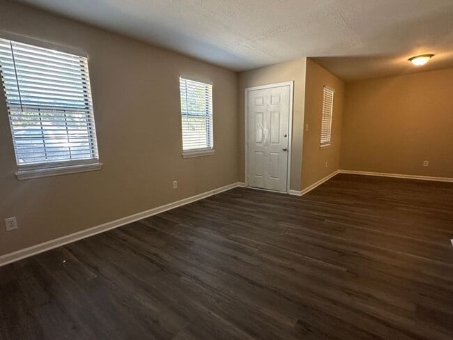 Photo - """~132 Stoneybrooks Place Unidad A