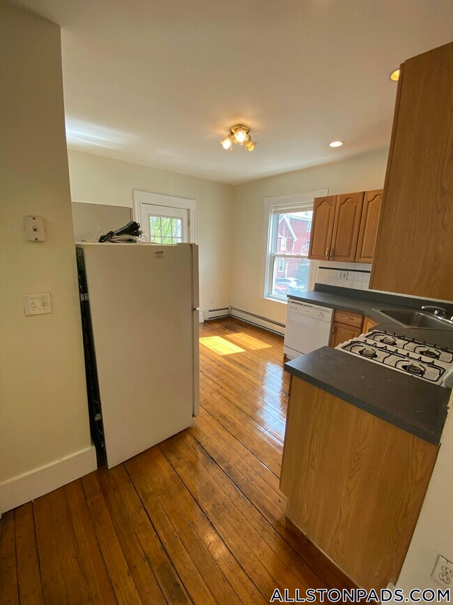 Photo - 25 Everett St Unidad 2