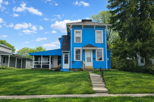 Building Photo - 490 Grand St Unit 490.5 Grand St