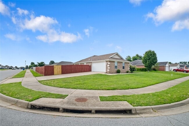 Photo - 1901 SW Columbus Rd