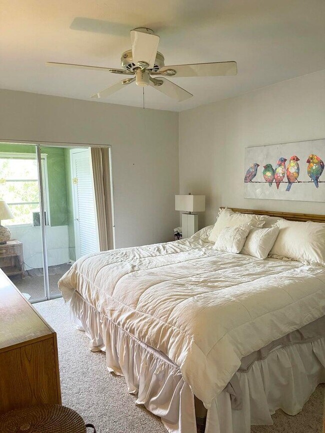 2840 Lake Osborne Dr Unidad 205