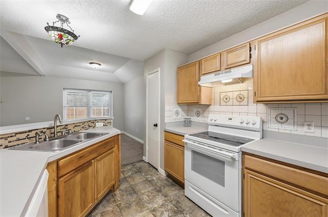 Photo - 806 Springfield Dr