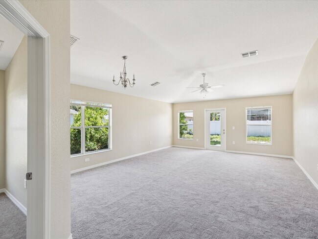 Photo - Don't Miss This Move-in Ready 4/2/2