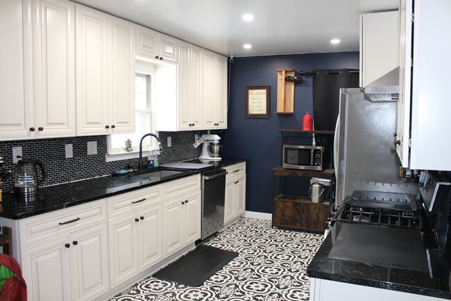 Photo - 72 Loaldo Dr