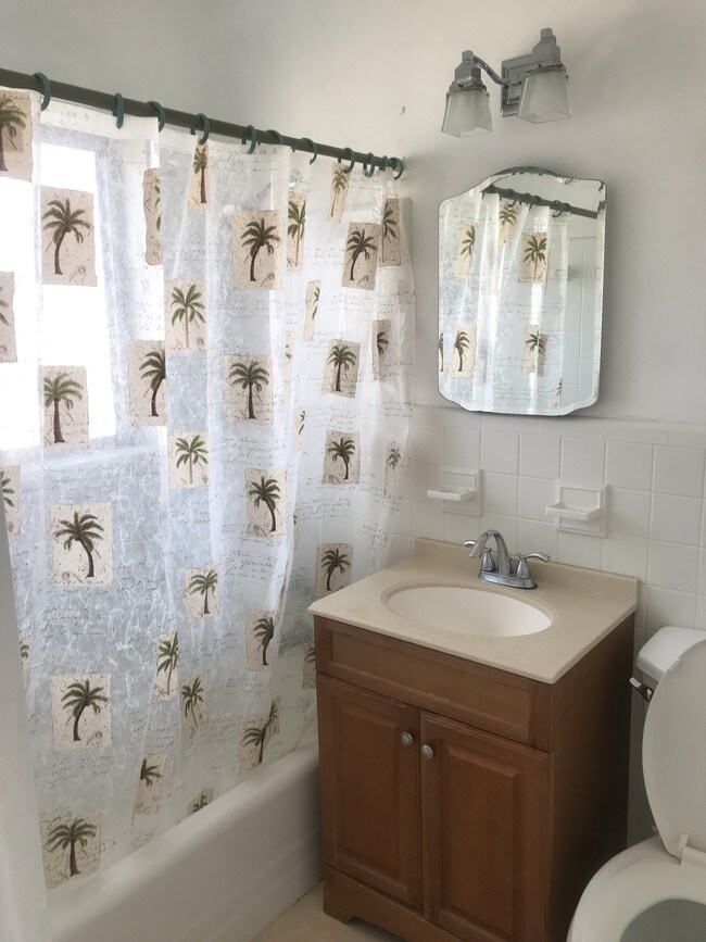 Photo - 1708 NE 20th Ave Unidad 6